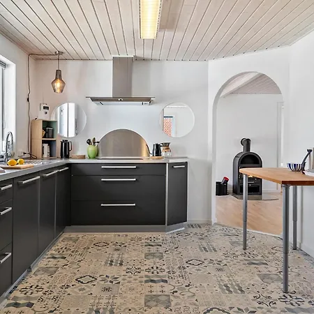 בית נופש 4 Bedroom In *