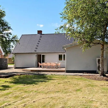Dom wakacyjny 4 Bedroom In