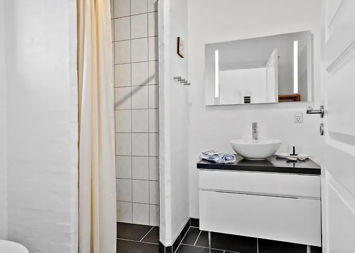 Dom wakacyjny 4 Bedroom In *